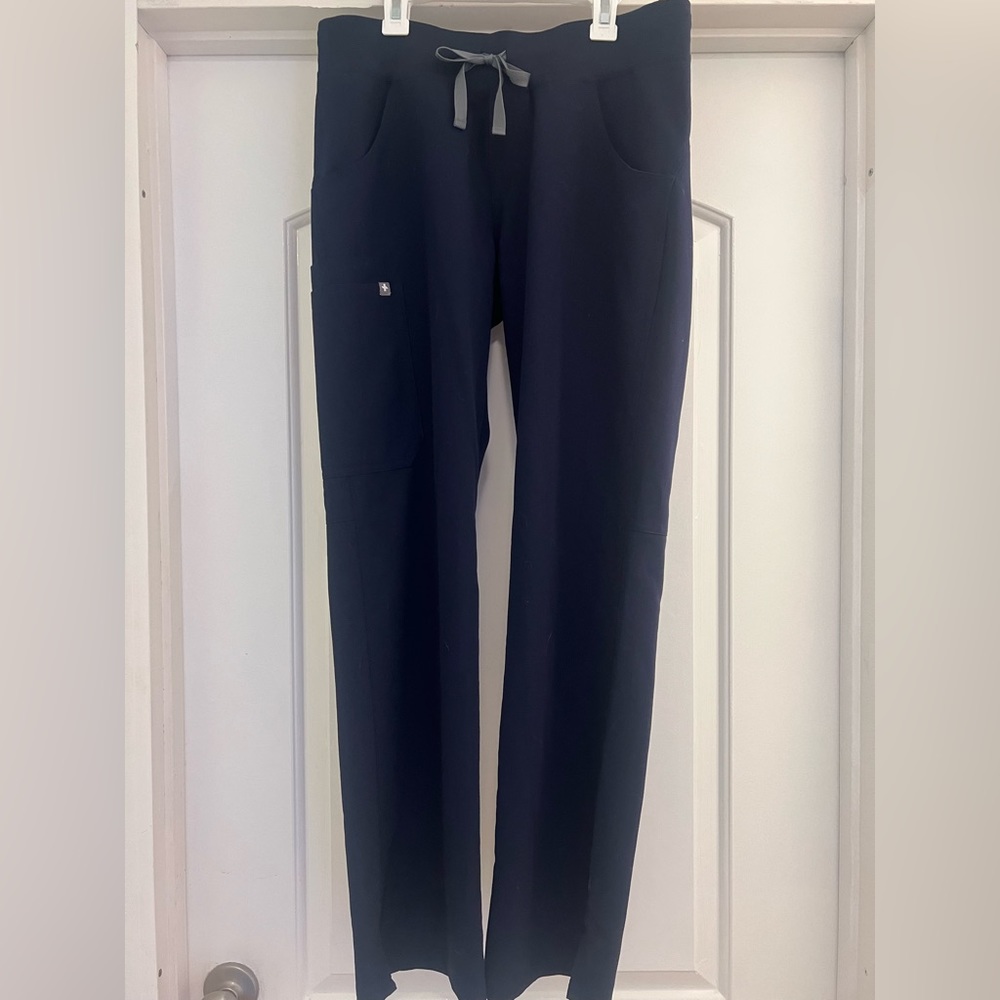 Figs straight leg pants size small. Navy.